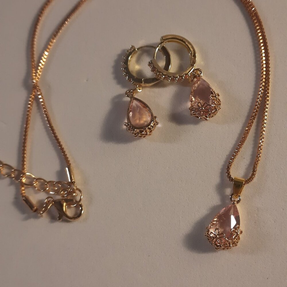 Brand New 18K Gold Plated Chain With Pendant And Matching Earrings